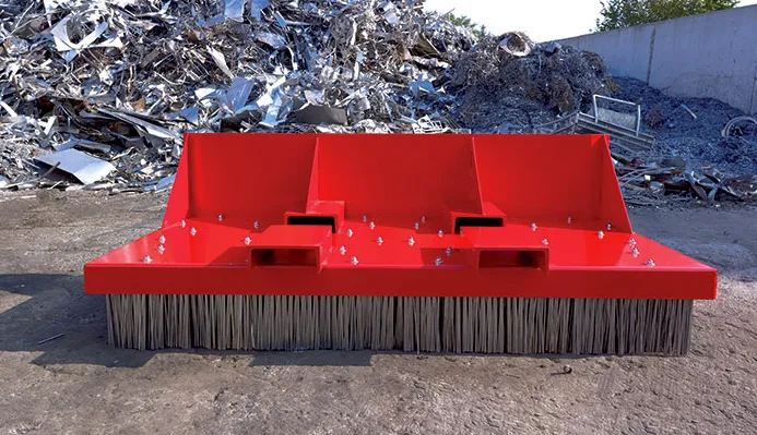 Fork Attachment + Blade 2 x 1 – Industrial broom with integrated blade